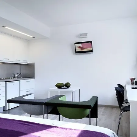 Отель Residencia Melon District Marina Барселона